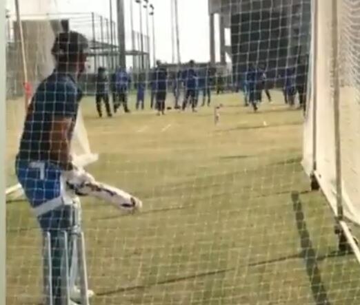 ms dhoni net practice at jsca stadium in ranchi ધોનીએ  6 મહિના બાદ નેટ પ્રેક્ટિસ શરૂ કરી, ક્રિકેટમાં વાપસીના આપ્યા સંકેત