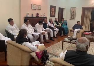 આજે ફરી મળશે NCP-કોંગ્રેસના નેતા, આવતીકાલે થઈ શકે છે મહારાષ્ટ્રમાં સરકાર બનાવવાની જાહેરાત