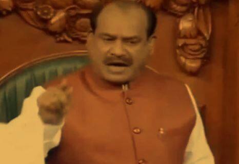 2 Congress MPs suspended from Lok Sabha over protests લોકસભામાં મહારાષ્ટ્ર પર બબાલ, માર્શલો સાથે ધક્કામુકી બાદ કોગ્રેસના બે સાંસદો સસ્પેન્ડ