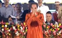 ઉદ્ધવ ઠાકરેના શપથ સમારોહમાં દિગ્ગજ નેતાઓથી લઈ બિઝનેસમેન પહોંચ્યા, જુઓ ખાસ તસવીરો