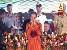 ઉદ્ધવ ઠાકરેના શપથ સમારોહમાં દિગ્ગજ નેતાઓથી લઈ બિઝનેસમેન પહોંચ્યા, જુઓ ખાસ તસવીરો