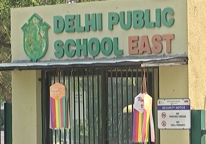 Complaint filed against a dps school hirapur ahmedabad નિત્યાનંદ આશ્રમ વિવાદ: મંજૂલા પૂજા શ્રોફ સહિત ત્રણ લોકો વિરૂદ્ધ નોંધાઈ ફરિયાદ