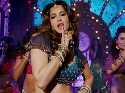 વેસ્ટ ઈન્ડિઝના આ સ્ટાર ક્રિકેટરે સની લિયોન સાથે ‘ચેમ્પિયન સોન્ગ’ પર મચાવી ધમાલ, જુઓ વીડિયો