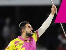 મેદાન પર દક્ષિણ આફ્રિકાના ખેલાડીએ બતાવ્યો જાદૂ, કેચ પકડ્યા બાદ મેદાન પર રૂમાલની બનાવી દીધી લાકડી