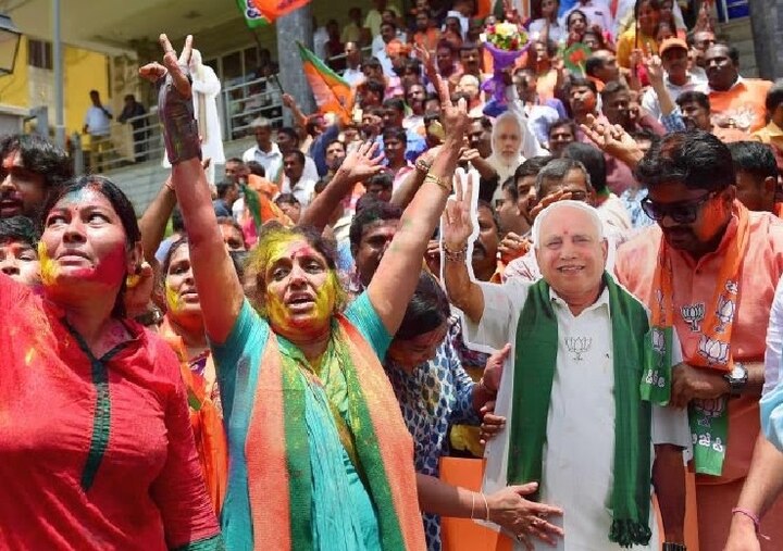 karnataka by poll election results 2019 bjp won 12 seats કર્ણાટક પેટાચૂંટણીઃ 15માંથી 12 પર ભાજપનો વિજય, મોદીએ કહ્યું, કોંગ્રેસને લોકોએ ભણાવ્યો પાઠ