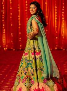 તલાકના એક વર્ષ બાદ બીજા લગ્ન કરી રહી છે સાનિયા મિર્ઝાની બહેન, જુઓ મહેંદીની તસવીરો