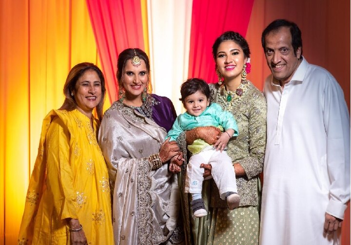 મિર્ઝા પરિવાર.