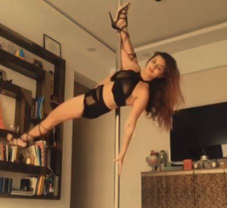 નાગિન ફેમ આશકા ગોરડિયાએ કર્યો પોલ ડાન્સ, જુઓ વીડિયો