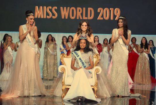 20 વર્ષીય સુમન રાવ રાજસ્થાનની છે. તે બોલિવૂડમાં કરિયર બનાવવા માંગે છે. મિસ ઈન્ડિયા બની ત્યારથી તે સતત મોડેલિંગ કરી રહી છે. મિસ વર્લ્ડ ટોની સિંહ વિશે વાત કરીએ તો તેણે ફ્લોરિડા સ્ટેટ યુનિવર્સિટીમાંથી અભ્યાસ કર્યો છે. તે મનોવિજ્ઞાનની વિદ્યાર્થિની છે અને ડોક્ટર બનવા માંગે છે.