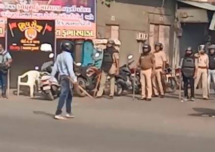 Citizenship amendment act 2019 vadodra stone pelting pre planned નાગરિકતા કાયદો: વડોદરામાં પથ્થરમારો પૂર્વ આયોજિત કાવતરૂ, પોલીસે 90થી વધુ સામે નોંધી ફરિયાદ