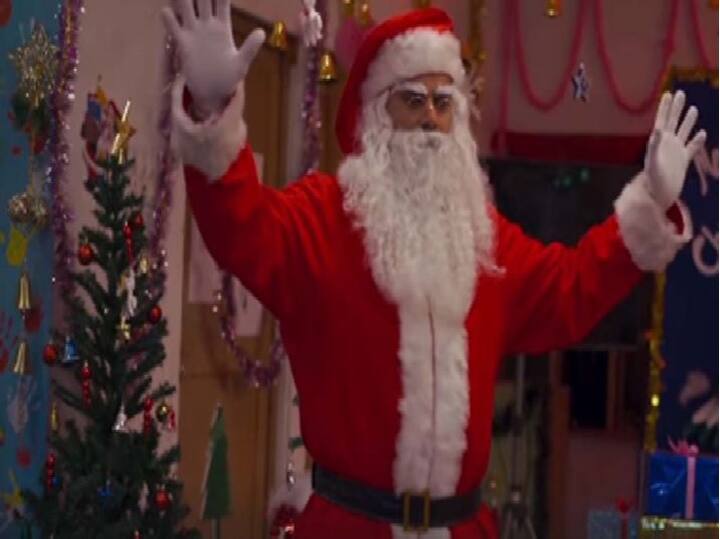 કોહલીએ બાળકો સાથે વાત કરી હતી અને પુછ્યું હતું કે શું ભારતીય કેપ્ટન વિરાટ કોહલીને મળવા માંગશે. બાળકોએ જ્યારે હા કહ્યું તો કોહલીએ પોતાની નકલી મૂછો અને કેપ હટાવી બાળકોને ચોંકાવી દીધા હતા. 