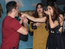 એક્ટ્રેસ સઈ માંજરેકરે સલમાન ખાન સાથે કરી જન્મદિવસની ઉજવણી, જુઓ તસવીરો