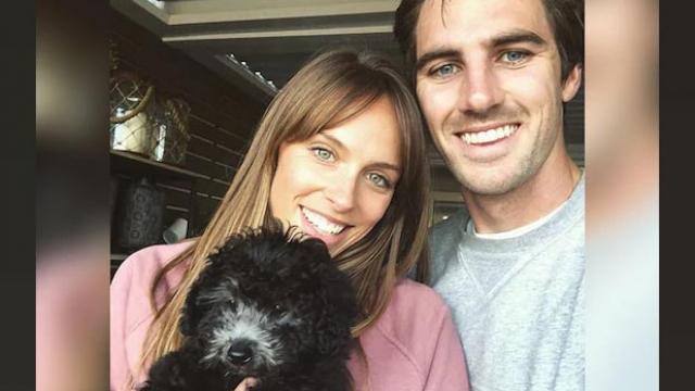 IPLમાં મોંઘો વેચાયો આ ક્રિકેટર તો ગર્લફ્રેન્ડ બોલી- હવે આપણે સૌથી પહેલા 'કુતરા' ખરીદીશુ, જાણો વિગતે IPL 2020: pat cummins girlfriend wants to more dogs gift after auction IPLમાં મોંઘો વેચાયો આ ક્રિકેટર તો ગર્લફ્રેન્ડ બોલી- હવે આપણે સૌથી પહેલા 'કુતરા' ખરીદીશુ, જાણો વિગતે