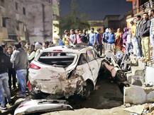 અમદાવાદ: દધીચિ બ્રિજ પાસે કાર ચાલકે તાપણું કરતાં 5 લોકોને લીધા અડફેટે, જાણો પછી કાર ચાલકનું શું થયું?