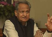 તીડના નિયંત્રણ માટે રાજસ્થાનના CM ગેહલોતે PM મોદીને પત્ર લખી કર્યું આ સૂચન, જાણો વિગતે