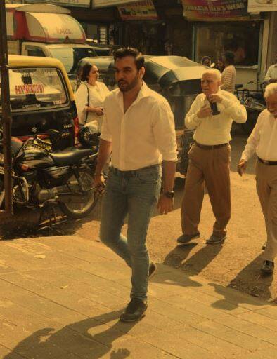 પોલીસ તપાસમાં જાણવા મળ્યું કે કુશલ પંજાબી માનસિક સમસ્યાથી પરેશાન હતા. મૃત્યુ પહેલા તેણે દોઢ પન્નાની સુસાઇડ નોટ લખી હતી. કુશલ પોતાની સુસાઇડ નોટમાં લખ્યું કે તેમની મોત માટે કોઇ પણ જવાબદાર નથી. સુસાઇડ નોટમાં કુશલે પોતાની તમામ પ્રોપર્ટી બે ભાગમાં બરાબર વહેંચી છે. કુશલે તેમની પ્રોપર્ટીનો 50 ટકા ભાગ તેમના માતા-પિતા અને બહેનના નામે મૂક્યો છે. જ્યારે બાકીનો 50 ટકા ભાગ પોતાના 3 વર્ષના દિકરાના નામે કર્યો છે.