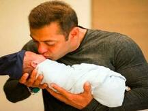 અર્પિતાની દીકરીની પ્રથમ તસવીર આવી સામે, સલમાન ખાને કરી કિસ, જુઓ તસવીરો