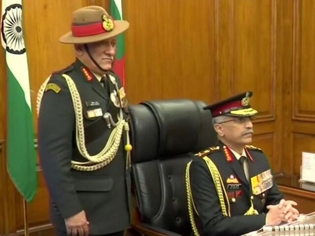general manoj mukund naravane became 28th chief of army દેશના 28માં આર્મી ચીફ બન્યા મનોજ મુકુંદ નરવાણે, જનરલ બિપિન રાવતે સોંપી કમાન