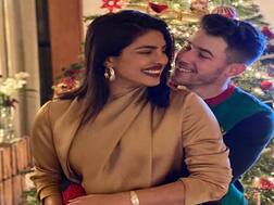 નવા વર્ષ પર પ્રિયંકા ચોપડાનો નિક જોનસ સાથે સ્ટેજ પર કિસ કરતો વીડિયો વાયરલ