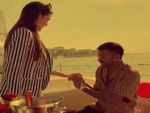 મધદરિયે ક્રૂઝ પર ‘DJ વાલે બાબુ’ ગર્લને હાર્દિક પંડ્યાએ કિસ કરીને કર્યું પ્રપોઝ, જુઓ સગાઈની તસવીરો