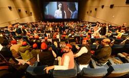 અખિલેશ યાદવે દીપિકાની ફિલ્મ 'છપાક'નો શો બૂક કર્યો, કાર્યકર્તાઓને ફ્રીમા બતાવી ફિલ્મ