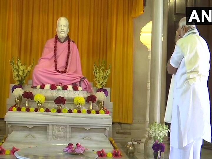 કોલકત્તાઃ બેલૂર મઠમાં મોદીએ કહ્યુ- યુવાઓ સમજી ગયા CAA, નેતા સમજવા માંગતા નથી PM Narendra Modi is at Belur Math interacting with respected saints and seers કોલકત્તાઃ બેલૂર મઠમાં મોદીએ કહ્યુ- યુવાઓ સમજી ગયા CAA, નેતા સમજવા માંગતા નથી