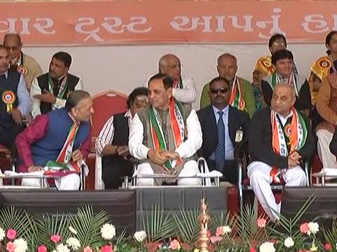 અમદાવાદઃ લવકુશ મહાસંમેલનમાં નીતિન પટેલે કહ્યુ-સમાજ ક્યારેય અલગ નહોતા પણ ખબર ના પડી ક્યારે અલગ થઇ ગયા અમદાવાદઃ લવકુશ મહાસંમેલનમાં નીતિન પટેલે કહ્યુ-સમાજ ક્યારેય અલગ નહોતા પણ ખબર ના પડી ક્યારે અલગ થઇ ગયા