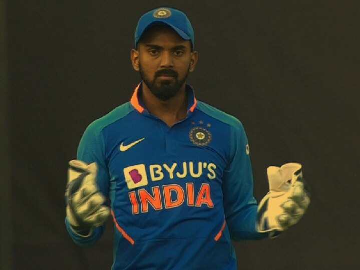 India vs Australia Rishabh Pant has got a concussion after being hit on his helmet while batting INDvAUS: પંતના બદલે રાહુલ કેમ કરી રહ્યો છે વિકેટકિપિંગ ? કારણ જાણીને ચોંકી જશો