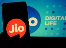 Reliance jio બની દેશની સૌથી મોટી ટેલીકોમ કંપની, એરટેલ બીજા સ્થાન પર