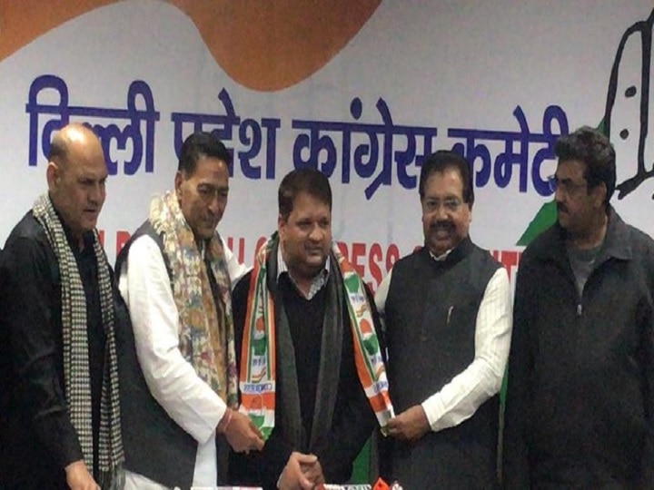 Delhi Election AAP MLA from Dwarka Adarsh Shastri joins Congress  દિલ્હી ચૂંટણી: CM કેજરીવાલને ઝટકો, ટિકિટ ન મળતા નારાજ AAP ધારાસભ્ય કૉંગ્રેસમાં જોડાયા