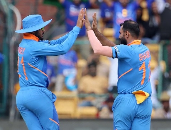 Why team india wearing black armbands during 3rd odi against Australia INDvAUS: ભારતીય ટીમ કેમ હાથ પર કાળી પટ્ટી બાંધીને મેદાનમાં ઉતરી ? જાણો વિગત