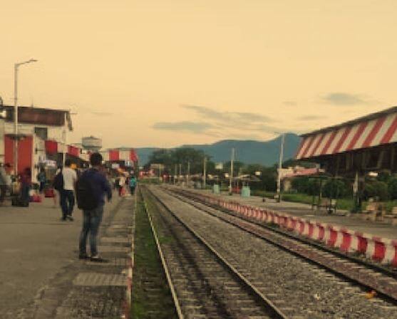 Railway sign boards to replace urdu with sanskrit in uttarakhand ઉત્તરાખંડ: રેલવે સાઈન બોર્ડમાં ઉર્દૂમાં લખેલા નામોને બદલી સંસ્કૃત કરાશે
