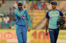 ટીમ ઈન્ડિયાને મોટો ઝટકો, ફિલ્ડિંગ દરમિયાન ઈજાના કારણે શિખર ધવન મેદાન બહાર