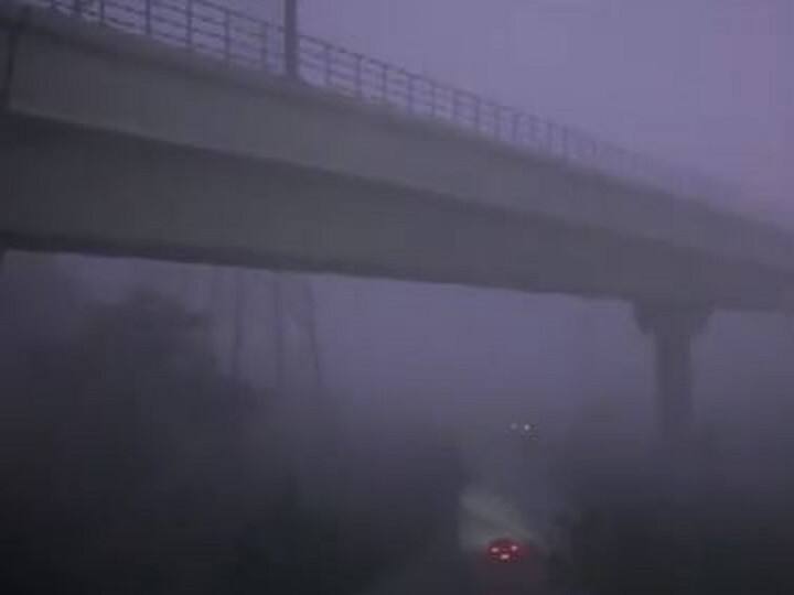 દિલ્હી ગાઢ ધૂમ્મસની ચાદરમાં લપેટાયુ, વિઝિબિલિટી 50 મીટરથી પણ ઓછી thick fog wrap in delhi and ncr with zero visibility દિલ્હી ગાઢ ધૂમ્મસની ચાદરમાં લપેટાયુ, વિઝિબિલિટી 50 મીટરથી પણ ઓછી