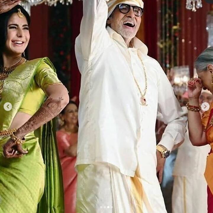 આ તસવીરો માં અમિતાભ બચ્ચન અને જયા બચ્ચનને કેટરીના કૈફ સાથે ડાન્સ કરતા નજર આવી રહ્યાં છે.