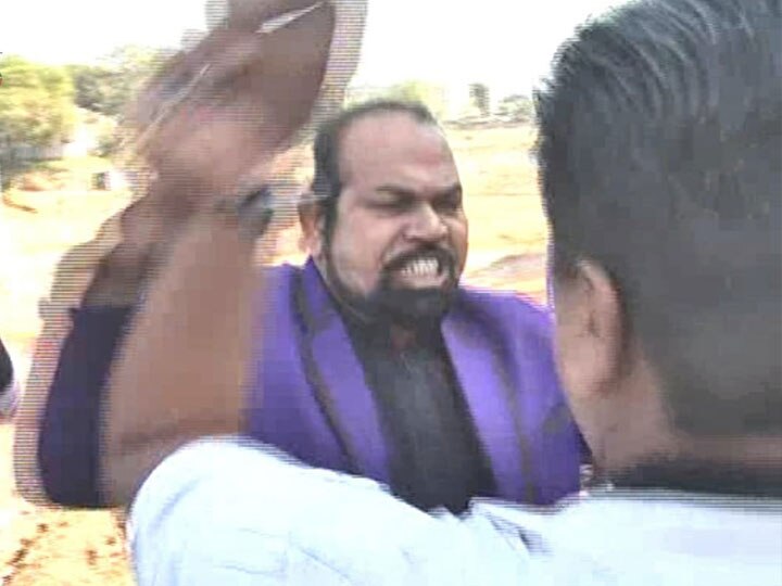 Waghodia BJP MLA Madhu Shrivastav angry at journalist MLA મધુ શ્રીવાસ્તવની ‘દબંગગીરી’, મીડિયા કર્મીઓ પર થયા ગુસ્સે પછી શું કર્યું? જાણો