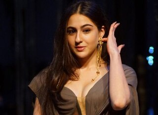 sara ali khan may be play role in amrita singh chameli ki shaadi remake સારા અલી ખાન પોતાની માંની આ સુપર-ડુપર હીટ ફિલ્મની રિમેકમાં બનશે હીરોઇન, જાણો વિગતે