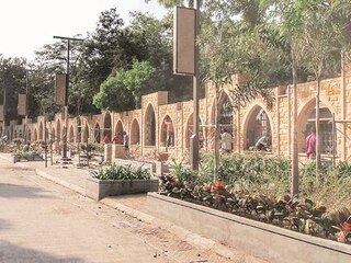 Ahmedabad: You will have to pay this amount for parking in Happy Street in Law Garden અવાદ: ખાઉગલી હવે ‘હેપ્પી સ્ટ્રીટ’ના નામે ઓળખાશે, પાર્કિંગ કરવા કેટલા Rs ચૂકવવા પડશે