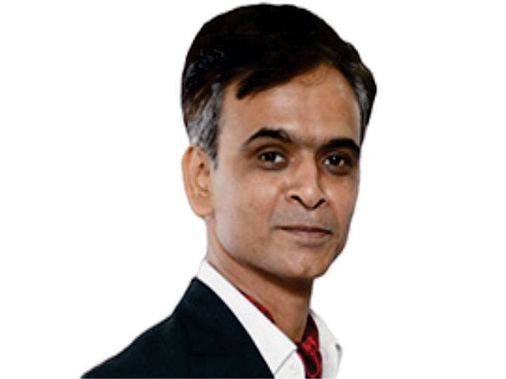  ઉપરાંત બિલાઈન બ્રોકિંગના ડિરેક્ટર વનેશ પંચાલે જણાવ્યું હતુ કે,  સરકારનું નવું બજેટ વૃદ્ધિ લક્ષી રહેવાની અપેક્ષા છે. સરકાર દેશમાં મેન્યૂફેક્ચરિંગ ક્ષેત્રે કામગીરી વધે તે માટે ઉદ્યોગોને રાહત આપી ચૂકી છે. બજેટમાં તેનું લક્ષ્ય દેશમાં વપરાશી માગ વધે તે માટે મધ્યમવર્ગને હાથમાં વધુ નાણા આપવાનું રહેશે. જે માટે તે આવકવેરામાં રાહતો જાહેર કરશે તેવું નક્કી મનાય છે. શેરબજાર વર્ગને પ્રોત્સાહન માટે તે લોંગ ટર્મ કેપિટલ ગેઈન્સ ટેક્સમાં રાહતો આપી શકે છે. જ્યારે ડિવિડન્ડ ડિસ્ટ્રીબ્યુશન ટેક્સમાં પણ તે રાહત આપે તેવી શક્યતા છે. અર્થતંત્ર હાલમાં ઓક્સિજન પર છે ત્યારે સરકારના આ પ્રકારના ઉપાયો નાણાકિય ખાધને નજરઅંદાજ કરી શકે છે. જોકે હું માનું છું કે મોદી સરકાર આવકના અન્ય ઉપાયો હાથ ધરીને નાણાકિય ખાધને પણ અંકુશમાં રાખવાનો પ્રયાસ કરશે.