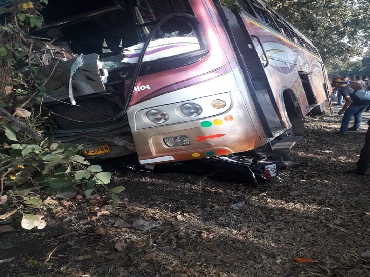 Surat two died on the spot in bus accident on mahuva anaval state highway સુરતઃ મહુવા-અનાવલ સ્ટેટ હાઇવે પર તરકાણી ગામ નજીક બસે બાઇક સવારને લીધા અડફેટે, બેનાં મોત