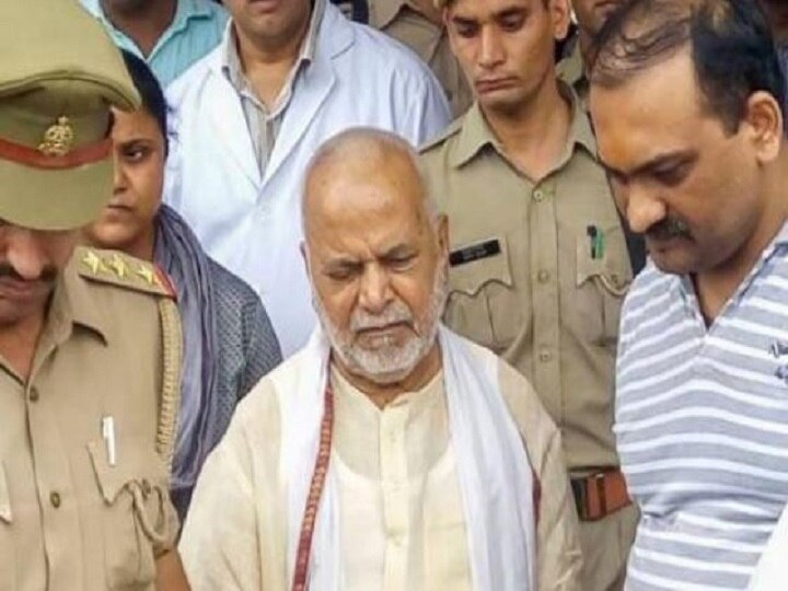 Former Union minister Swami Chinmayanand gets bail in student rape case રેપ કેસમાં ફસાયેલા BJP નેતા ચિન્મયાનંદને પાંચ મહિના બાદ ઇલાહાબાદ હાઇકોર્ટે આપ્યા જામીન