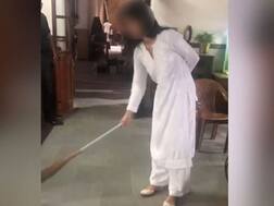 બોલિવૂડની આ અભિનેત્રી કચરો વાળતી જોવા મળી? નામ જાણીને ચોંકી જશો