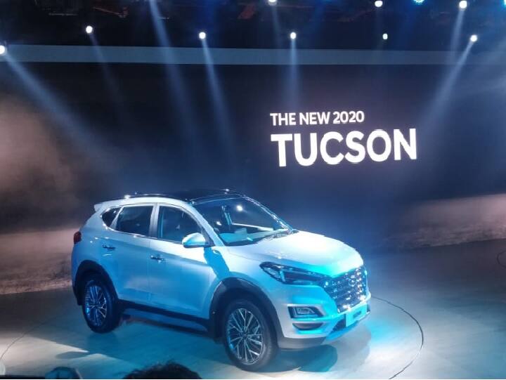 જેમાં ફ્રન્ટ ગિલ નવી છે, હેડલાઇટ અપડેટ કરવામાં આવી છે. તમામ ઈન્ટિરિટિયર બ્લેક કલરનું છે. આ ઉપરાંત 6 એર બેગ, હિલ આસિસ્ટ, ડિસેન્ટ કંટ્રોલ, ફ્રન્ટ અને રિયર પાર્કિંગ સેન્સર આપવામાં આવ્યા છે.