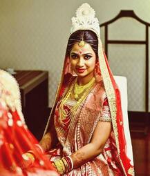 PHOTOS: બોલિવૂડની સ્ટાર સિંગરે લગ્નના 5 વર્ષ બાદ પ્રથમ વખત શેર કરી લગ્નની તસવીરો