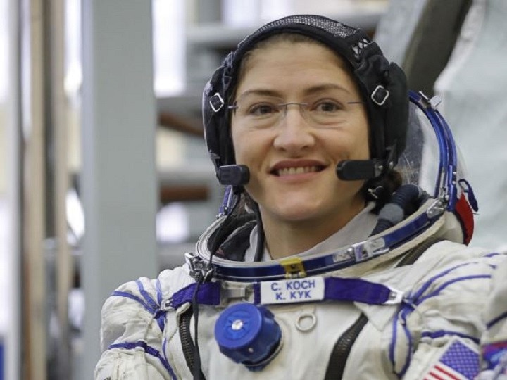 astronaut christina koch made record of spent 328 days in space ક્રિસ્ટીના કૉચ બની સૌથી લાંબા સમય સુધી અંતરિક્ષમાં રહેનારી મહિલા, 328 દિવસ બાદ આજે પરત ફરશે