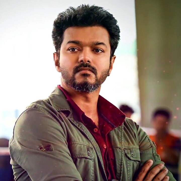 vijay questioned by income tax officials in neyveli during film master shoot returns chennai આ જાણીતા એક્ટરના ઘરે આવકવેરા વિભાગના દરોડા, થેલાઓ ભરીને રોકડ મળી આવી