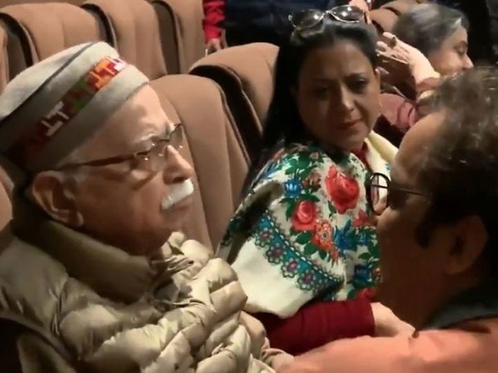 Video: Lal Krishna Advani watching Film Shikara with Daughter આ ફિલ્મ જોઈને લાલાકૃષ્ણ અડવાણી ન રોકી શક્યા પોતાના આસું? જાણો કઈ ફિલ્મ છે