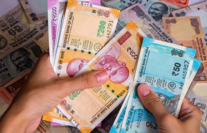 Centre agrees to waive off interest for loans up to 2 crore rupees કોરોનાના કહેરની વચ્ચે લોન ધારકોને મોદી સરકારની મોટી રાહત, લોન પરનું ચક્રવૃદ્ધિ વ્યાજ માફ થશે