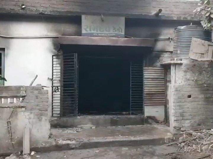 Fire erupt in Surat's Bhagyodaya Industries , two workers died  સુરતઃ ભાગ્યોદય ઇન્ડસ્ટ્રીઝમાં લાગી આગ,  કારખાનામાં સૂતેલા બે કામદારોના મોત