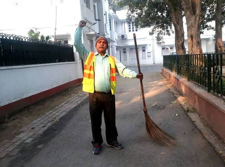 ચૂંટણી પરિણામો પહેલાથી જ આમ આદમી પાર્ટીના પક્ષમાં આવી રહ્યા છે. આપનુ કાર્યાલય હાલ કાર્યકર્તાઓથી ઉભરાઇ ગયુ છે.  